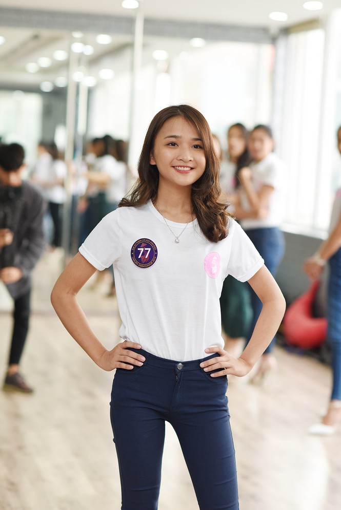 Thí sinh Đại sứ Hoa Anh Đào khoe dáng trên sàn tập - ảnh 10