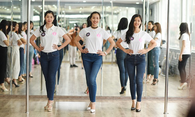 Thí sinh Đại sứ Hoa Anh Đào khoe dáng trên sàn tập - ảnh 11