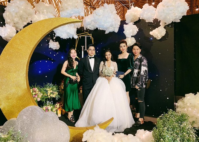 Á hậu Huyền My 'cướp' hoa cưới 'bá đạo' khiến khách dự tiệc cười ngất - ảnh 2