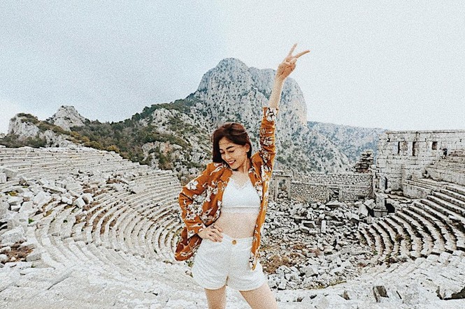 Á hậu Hoàng My tìm thấy 'em gái' thất lạc sau 19 năm khiến ai nấy ngỡ ngàng - ảnh 9