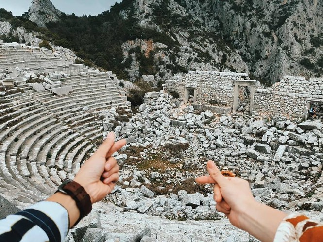 Á hậu Hoàng My tìm thấy 'em gái' thất lạc sau 19 năm khiến ai nấy ngỡ ngàng - ảnh 11