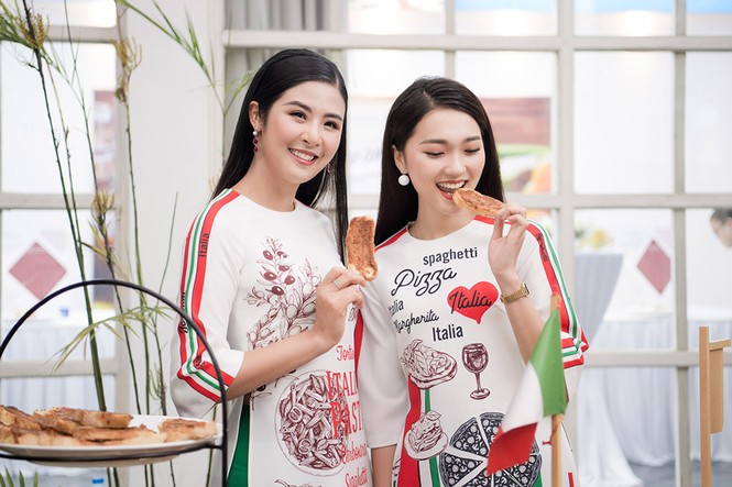 'Bạn gái tin đồn' Phan Văn Đức rạng rỡ áo dài, khoe sắc bên Hoa hậu Ngọc Hân - ảnh 5