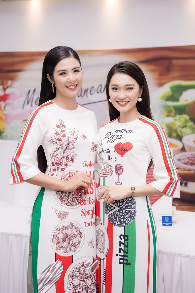 'Bạn gái tin đồn' Phan Văn Đức rạng rỡ áo dài, khoe sắc bên Hoa hậu Ngọc Hân - ảnh 4