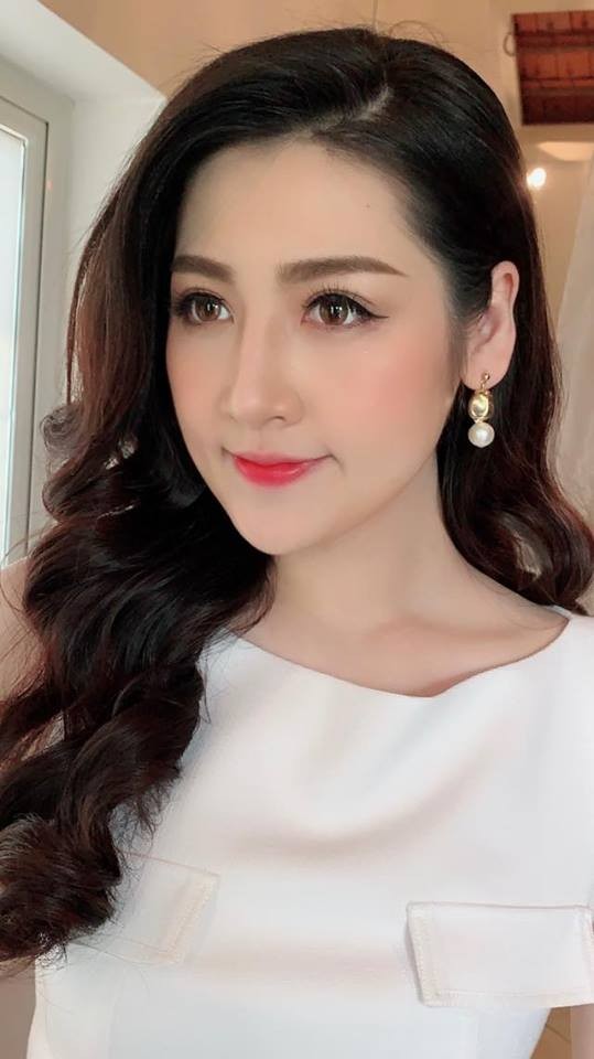 Hoa hậu Phương Khánh khoe ảnh bikini gợi cảm trên nhà cao tầng - ảnh 10