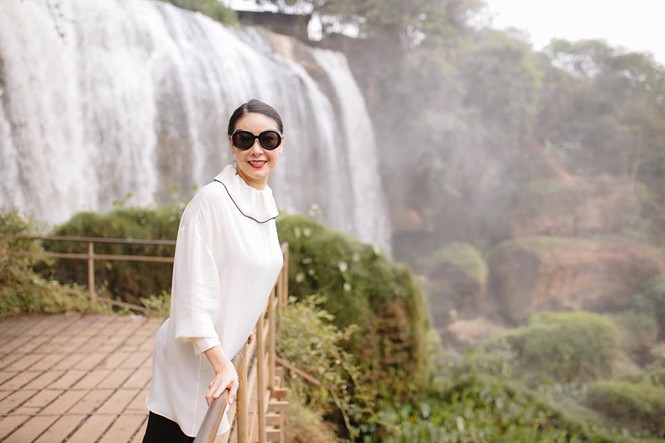 Mai Phương Thuý khoe chân dài miên man trên phố khiến fans ngây ngất - ảnh 13