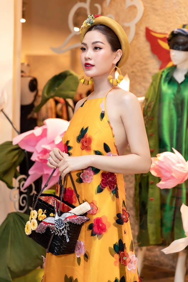H'Hen Niê gây xúc động với rổ rau từ quê để mang theo lên Sài Gòn - ảnh 9