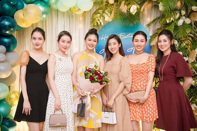 Á hậu Thanh Tú rạng rỡ tái xuất trong tiệc sinh nhật bên dàn Hoa, Á hậu - ảnh 2