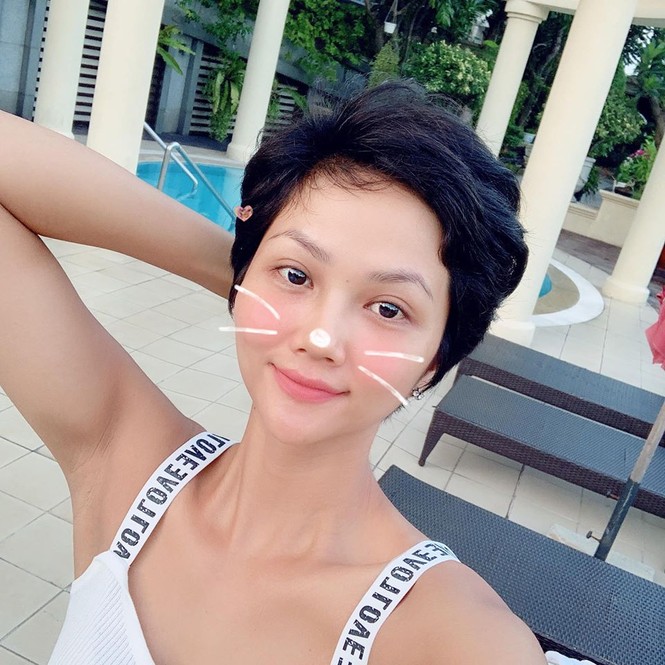 Á hậu Thanh Tú rạng rỡ tái xuất trong tiệc sinh nhật bên dàn Hoa, Á hậu - ảnh 5