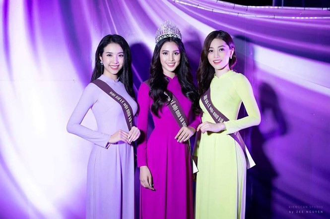 Á hậu Mâu Thuỷ, Hoàng Thuỳ cùng nhau khoe body bốc lửa - ảnh 8