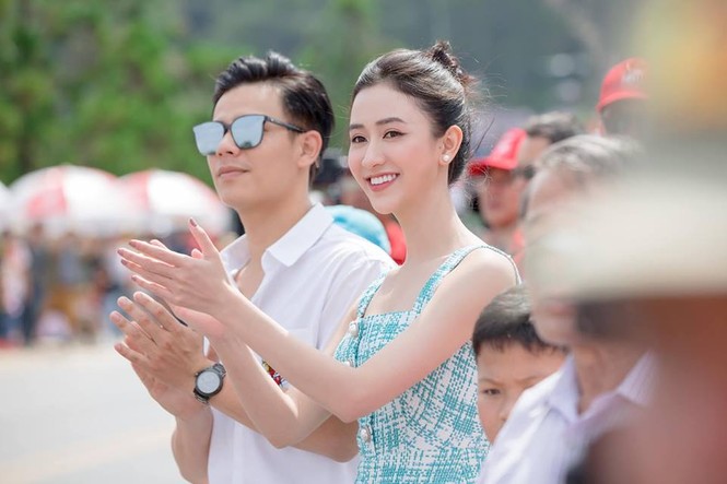 Thuỳ Dung vi vu Singapore, Ngọc Hân ngồi khâu áo bên hoàng cung dịp nghỉ lễ - ảnh 12