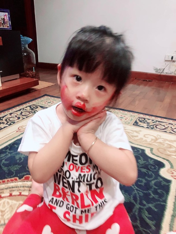 Á hậu Tú Anh xinh đẹp đưa con trai đi dạo - ảnh 6