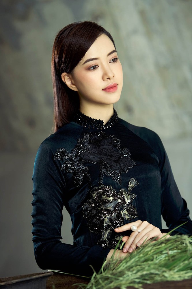 Á hậu Tú Anh xinh đẹp đưa con trai đi dạo - ảnh 11
