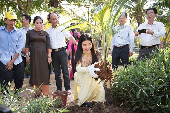 Hoa hậu Phương Khánh xinh đẹp với áo dài, trở thành Đại sứ du lịch tỉnh Bến Tre - ảnh 11
