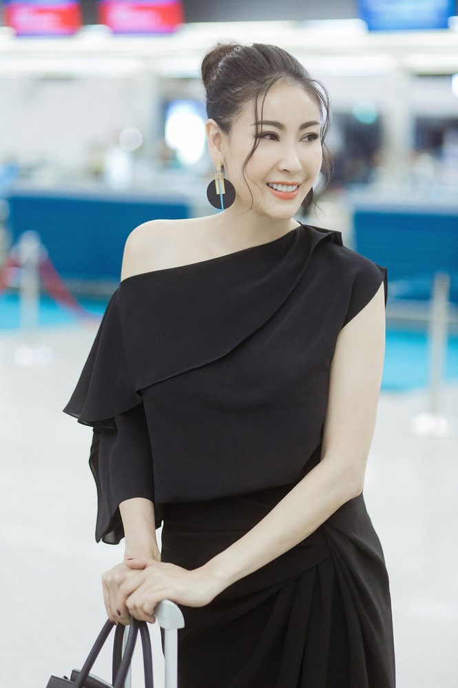 Hoàng Thuỳ đeo cánh thiên thần nội y, thử thách trình diễn áo tắm Miss Universe - ảnh 5