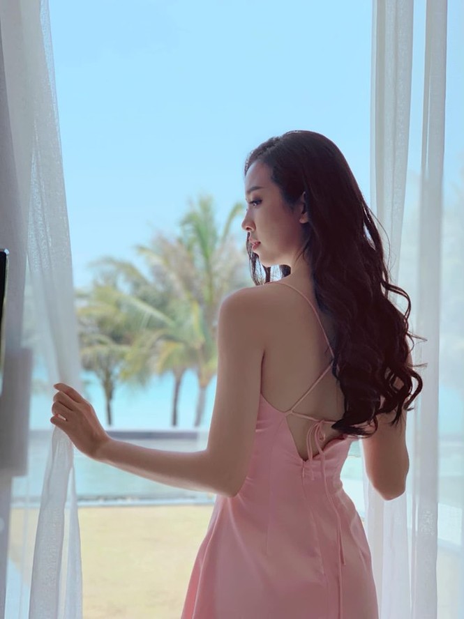 Á hậu Thuý An bất ngờ tung ảnh gợi cảm, khoe làn da trắng gợi cảm không tì vết - ảnh 4