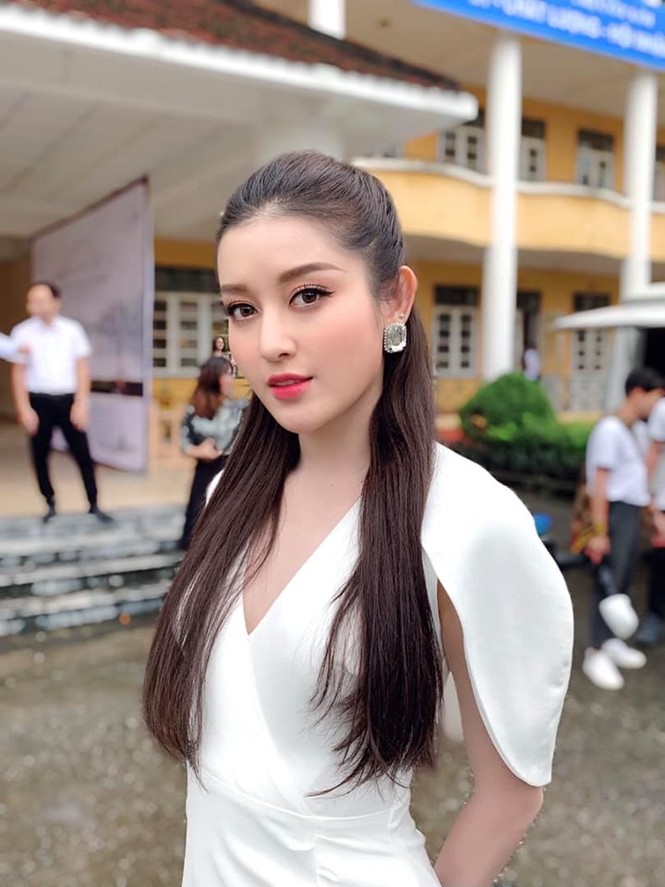 Mâu Thuỷ khoe đường cong quyến rũ với váy trắng mỏng manh sau ồn ào Miss Earth - ảnh 18