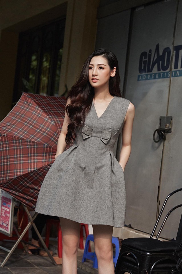 Hoàng Thùy giản dị về quê, gọi bố bằng 'anh' sau gần một năm xa cách - ảnh 6