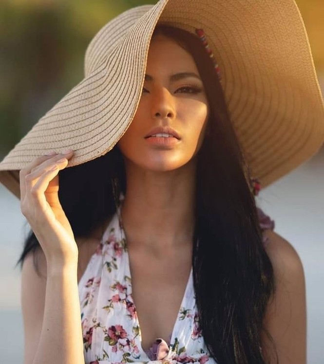 Ngắm nhan sắc nóng bỏng không tì vết của tân Hoa hậu Hoàn vũ Philippines - ảnh 6