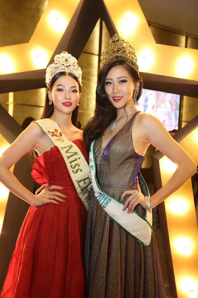Hoa hậu Phương Khánh nóng bỏng với sắc đỏ dự chung kết Miss Earth Singapore 2019 - ảnh 3