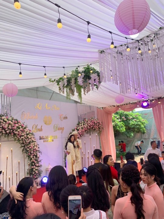 Hé lộ hình ảnh lễ ăn hỏi của cầu thủ Bùi Tiến Dũng - ảnh 9