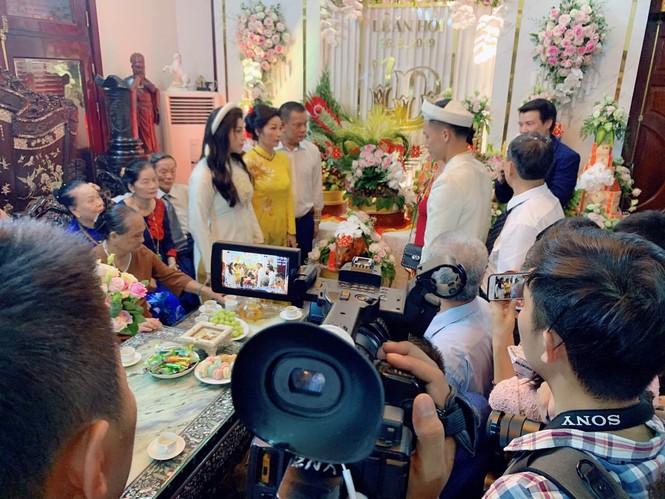 Hé lộ hình ảnh lễ ăn hỏi của cầu thủ Bùi Tiến Dũng - ảnh 8