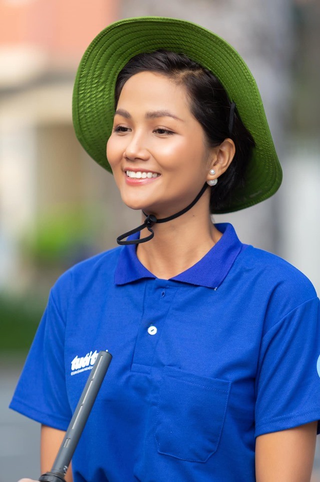 Á hậu Thanh Tú vui vẻ hội ngộ dàn 'bông hậu' sau gần 1 tháng sinh con - ảnh 8