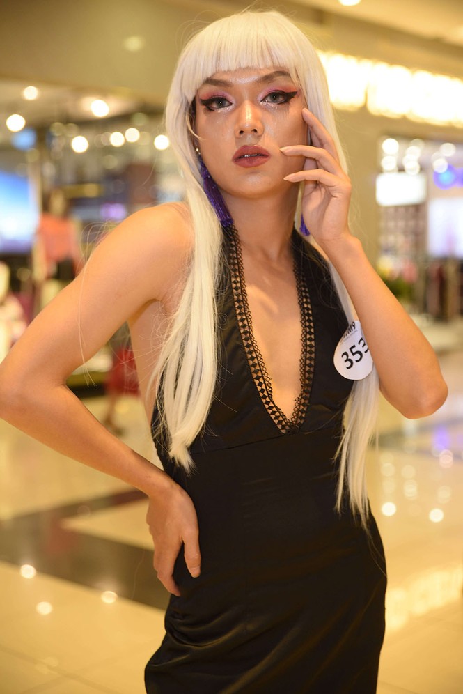 'Thánh chửi' Mèo Thoại giả gái thi Next Top, cãi nhau tay đôi với Mâu Thuỷ - ảnh 1