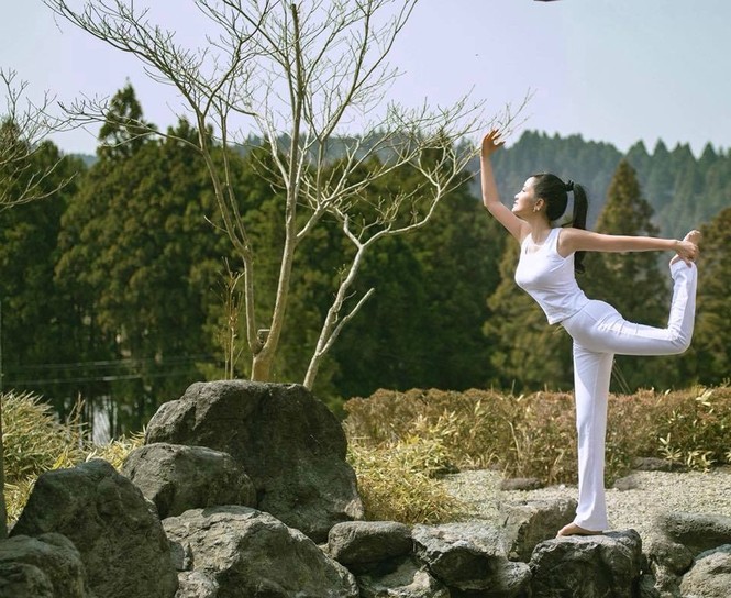 Diva Hồng Nhung khoe múi bụng săn chắc đáng ngưỡng mộ ở tuổi U50 - ảnh 10