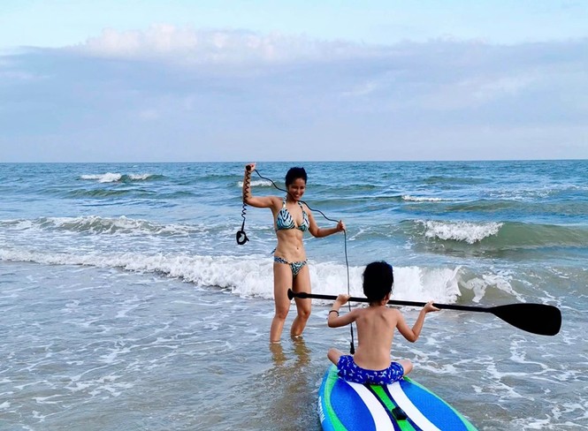 Diva Hồng Nhung khoe múi bụng săn chắc đáng ngưỡng mộ ở tuổi U50 - ảnh 7