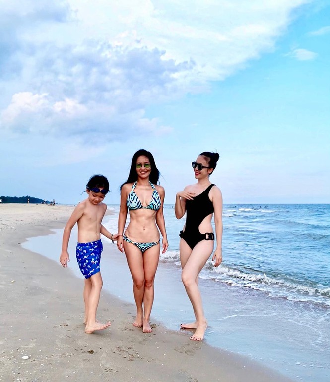 Diva Hồng Nhung khoe múi bụng săn chắc đáng ngưỡng mộ ở tuổi U50 - ảnh 1