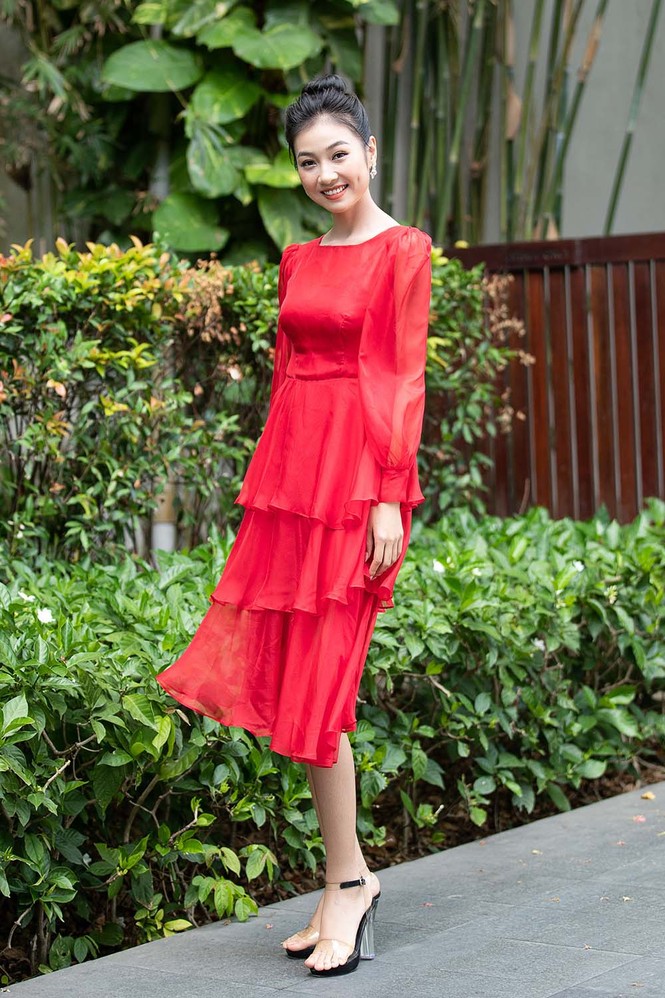 Hoa hậu Tiểu Vy - Mỹ Linh đội vương miện kiêu sa, khoe nhan sắc tựa 'nữ thần' - ảnh 10