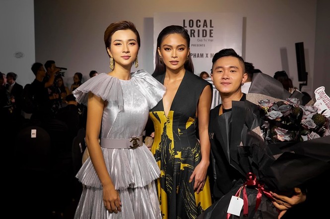 Mai Phương Thúy liên tục 'đốt mắt' fans với loạt váy ngắn khoe đường cong - ảnh 9