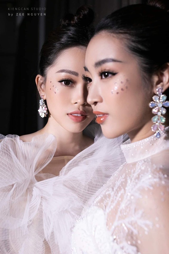 Hoa hậu Mỹ Linh, Á hậu Phương Nga đẹp tựa 'nữ thần' - ảnh 2