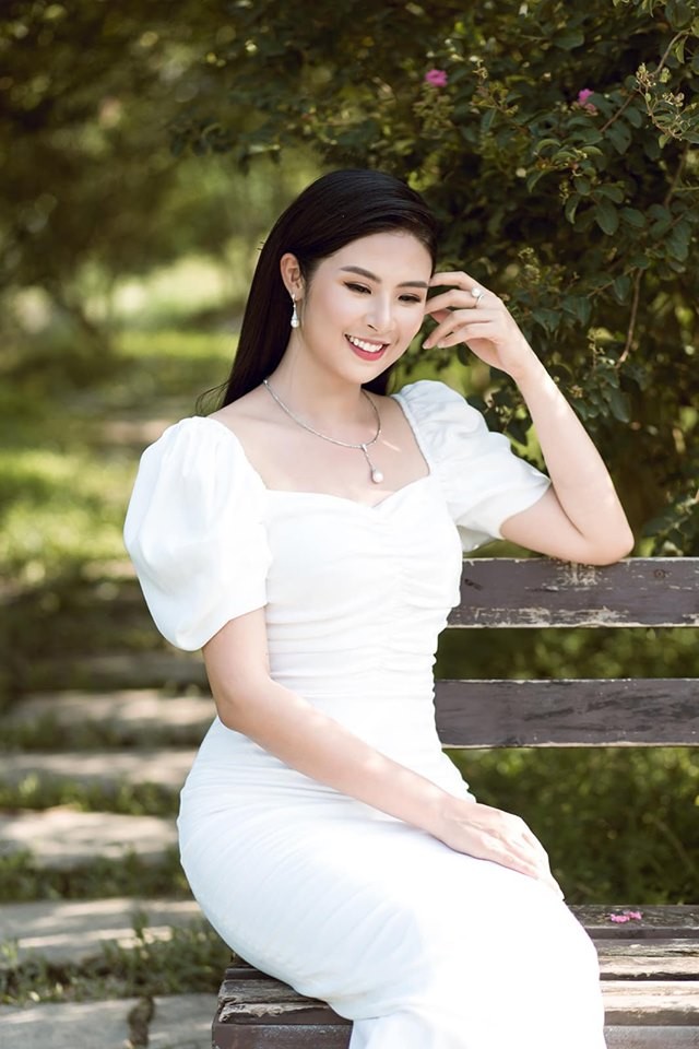 Hoa hậu Tiểu Vy ăn chè đậu đỏ, đạp xe khắp Hội An tìm người yêu ngày thất tịch - ảnh 14