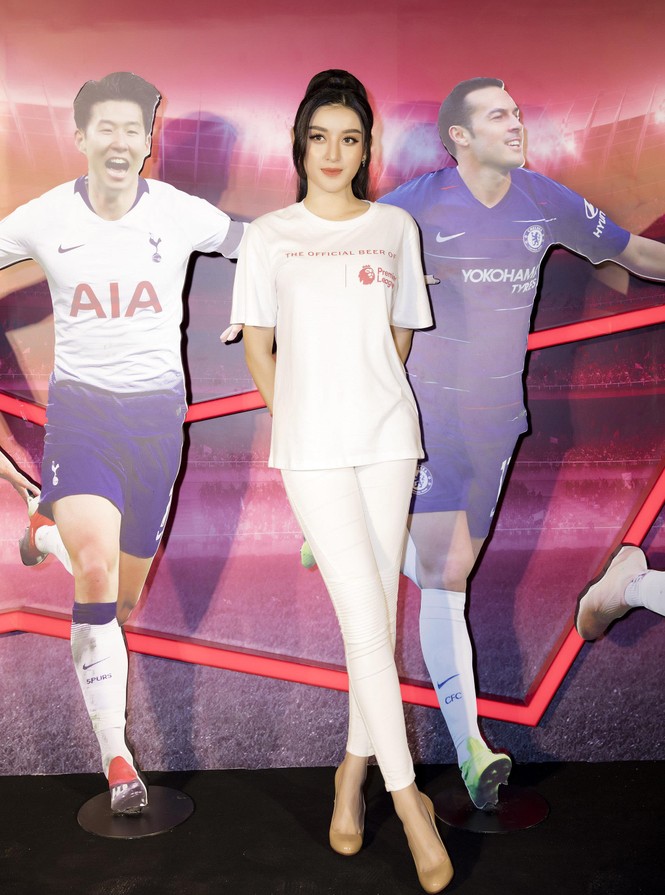 Huyền My hào hứng cùng Quế Ngọc Hải và Liên Bỉnh Phát cổ vũ Chelsea - ảnh 1