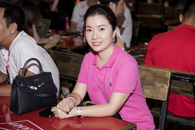 Huyền My hào hứng cùng Quế Ngọc Hải và Liên Bỉnh Phát cổ vũ Chelsea - ảnh 6