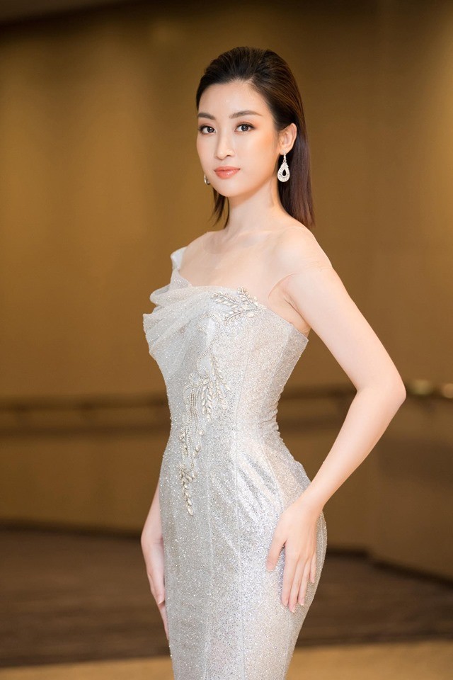 Khoe ảnh 25 năm trước, mẹ Huyền My xinh đẹp ngời ngời và giống hệt con gái - ảnh 4
