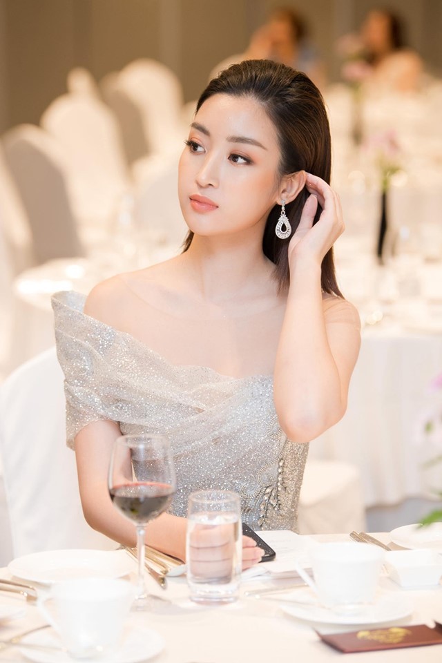 Khoe ảnh 25 năm trước, mẹ Huyền My xinh đẹp ngời ngời và giống hệt con gái - ảnh 5