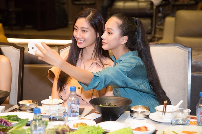 Hoa hậu Tiểu Vy và dàn người đẹp để mặt mộc dự sinh nhật Hoa hậu Lương Thuỳ Linh - ảnh 6