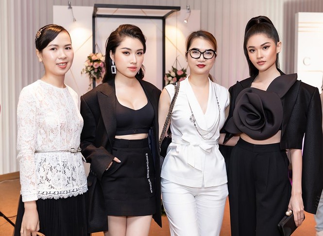 Á hậu Thuỳ Dung 'lột xác' với phong cách táo bạo, khoe lưng trần quyến rũ - ảnh 11