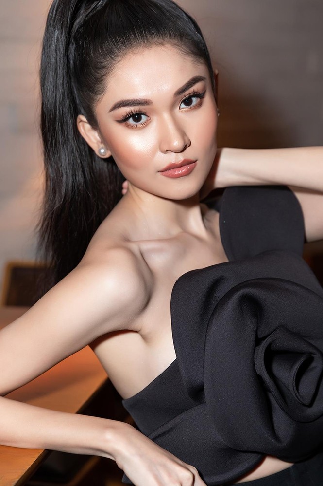 Á hậu Thuỳ Dung 'lột xác' với phong cách táo bạo, khoe lưng trần quyến rũ - ảnh 5