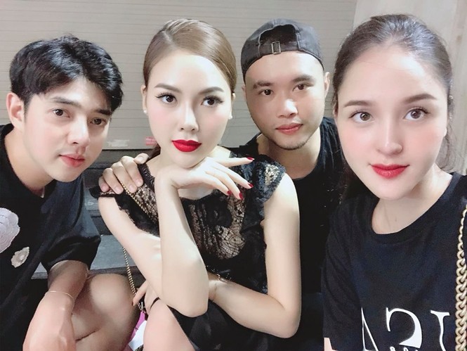 Hoàng Thuỳ liên tục 'oanh tạc' các bảng xếp hạng trước thềm Miss Universe 2019 - ảnh 10