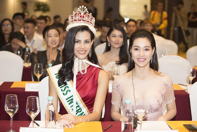 Dàn Hoa hậu, Á hậu lộng lẫy và gợi cảm 'đọ sắc' cùng Hoa hậu Quốc tế 2018 - ảnh 13