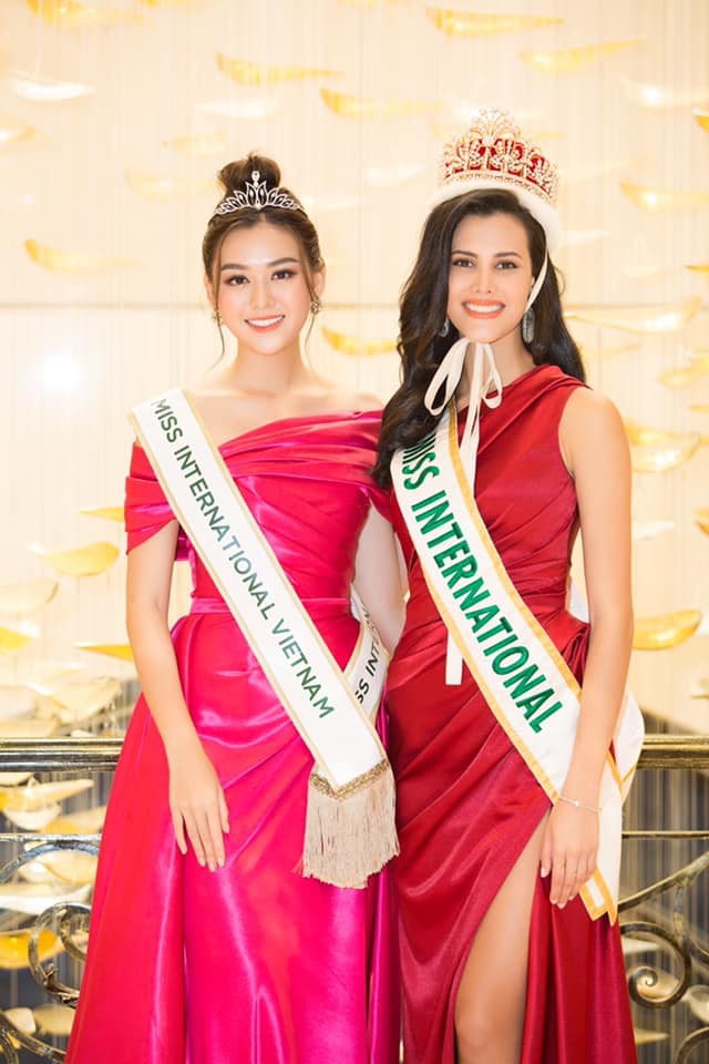 Á hậu Tường San nhận 'cơn mưa' lời khen trên trang chủ của Miss International - ảnh 3