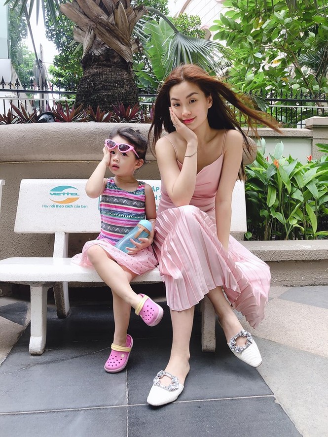 Hoa hậu Tiểu Vy khoe vẻ quyến rũ ngày càng làm say lòng người - ảnh 11