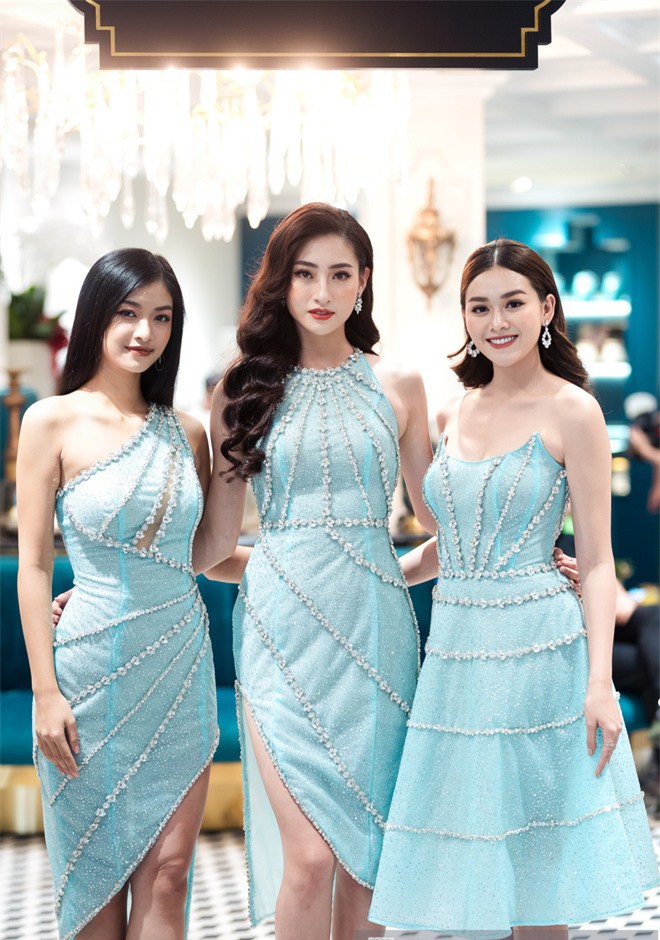 Hoa hậu Lương Thuỳ Linh và hai á hậu nổi bật ở Hà Nội với sắc xanh gợi cảm - ảnh 1