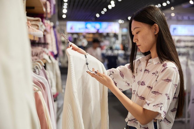 Giới trẻ châu Á 'tiêu tiền như người Mỹ' và gánh nặng nợ ngập đầu - ảnh 2