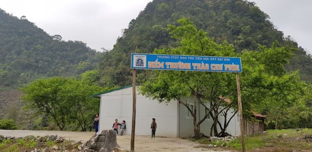 Hai cô giáo “hy sinh” tuổi xuân để làm mẹ của 17 đứa trẻ H’Mông - ảnh 2
