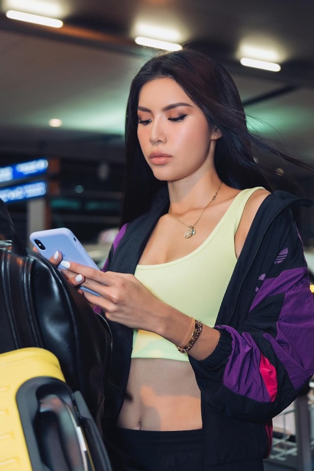 Á hậu Kiều Loan diện váy xẻ khoe chân dài gợi cảm trước thềm Miss Grand - ảnh 11