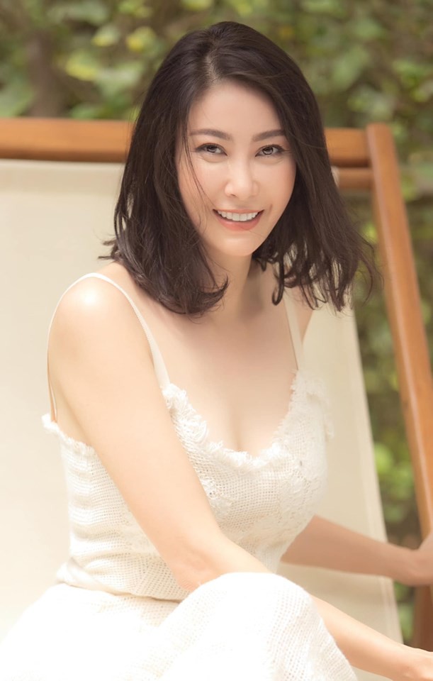 Hoàng Thuỳ tự hào về màn thể hiện của em gái ở Hoa hậu Hoàn vũ Việt Nam 2019 - ảnh 9